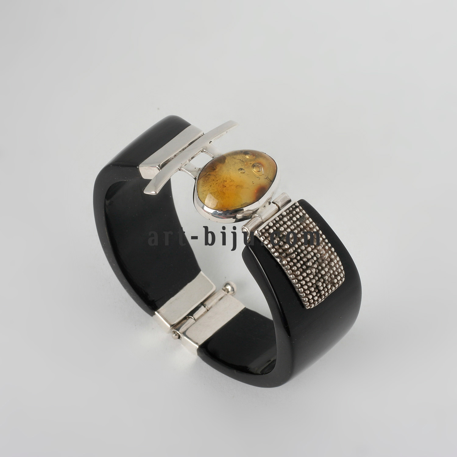 Bracelet en argent avec citrine et corne.